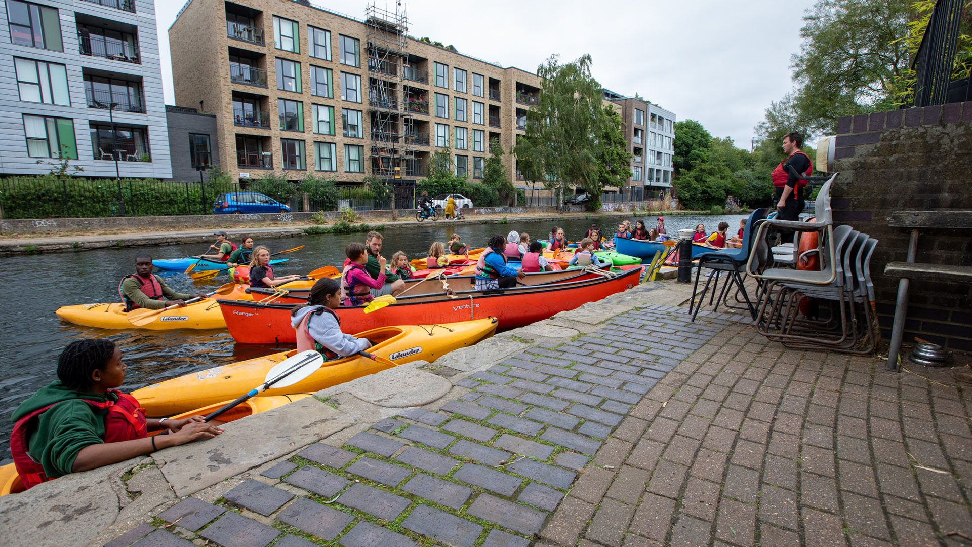 Laburnum Boat Club participants on the canal