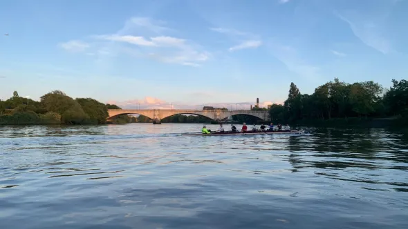 Rowers on the tidal Thames at Putney CREDIT Putney Town Rowing Club